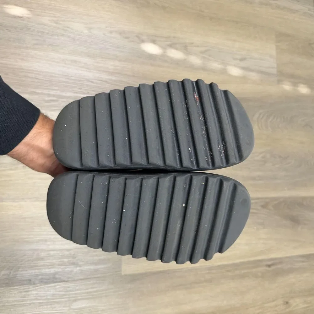 Yeezy Foam Slide Sandals in Black